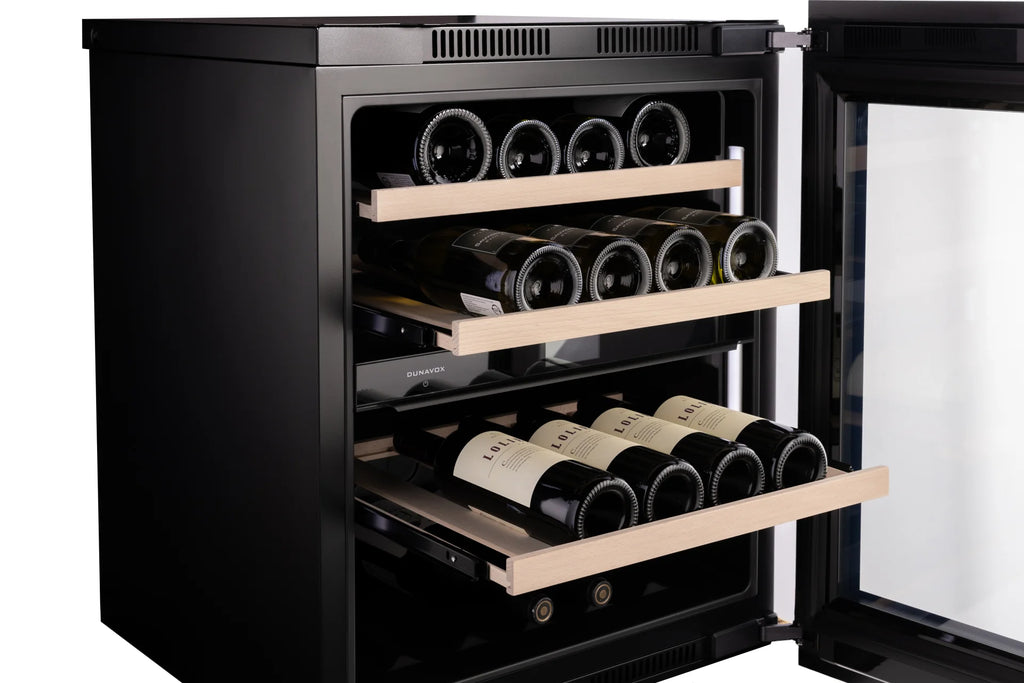 Dunavox Noble DVN-25.65DB.TO 25 bottle integrated wine fridge – Black glass