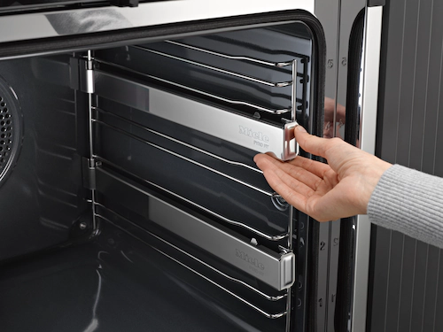 Miele H7364BP Single Oven in CleanSteel – image 4